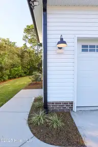 144 Bobwhite Circle, Cape Carteret, NC 28584 — 3-bedroom home in Quailwood Village, Cape Carteret, NC, photo 6 of 74: 144 Bob White Circle-08