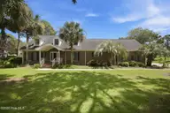 137 River Oaks Drive, Wilmington, NC 28412 — 4-bedroom home in River Oaks, Wilmington, NC, photo 2 of 53