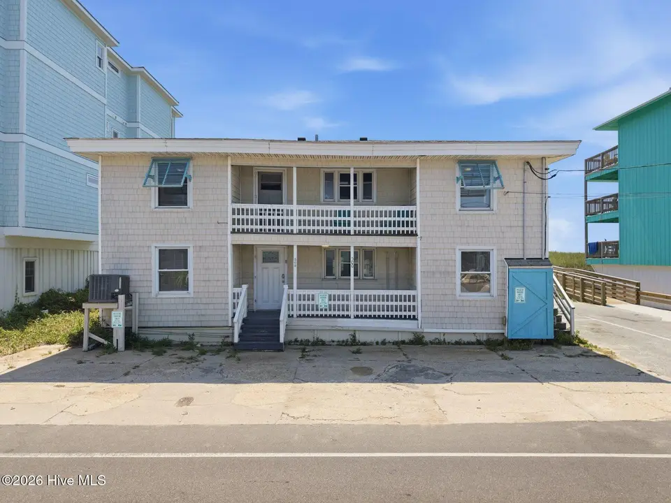500 Carolina Beach Avenue N, Carolina Beach, NC 28428 — 8-bedroom waterfront home, Carolina Beach, NC, photo 1 of 25