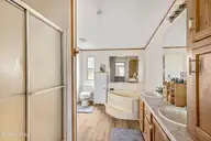 129 Aberdeen Lane, Jacksonville, NC 28540 — 3-bedroom manufactured home in Aberdeen Acres, Jacksonville, NC, photo 16 of 40