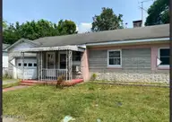 704 E Washington Avenue, Kinston, NC 28501 — 2-bedroom home, Kinston, NC, photo 9 of 16: IMG_3257