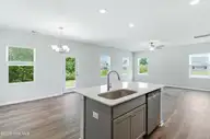 602 S Squires Run Lane, Richlands, NC 28574 — 3-bedroom home in Squires Run Village, Richlands, NC, photo 15 of 38: Kitchen