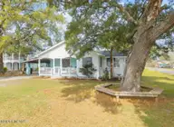 109 River Drive, Southport, NC 28461 — 3-bedroom waterfront home, Southport, NC, photo 3 of 51: 10dd3ca5-0576-42e7-b526-e0327feb028d
