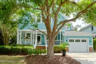 1043 Headwater Cove Lane, Wilmington, NC 28403 — 3-bedroom waterfront home in Headwater Cove, Wilmington, NC, photo 3 of 71: front photo