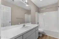 716 Benchmark Court, Wilmington, NC 28409 — 4-bedroom home in The Commons, Wilmington, NC, photo 19 of 31: Bathroom (15)