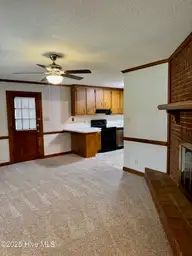 1001 Stoddard Road S, Wilson, NC 27893 — 3-bedroom waterfront home in Willow Springs, Wilson, NC, photo 4 of 21: IMG_6790