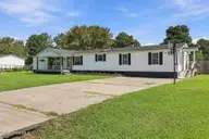 1022 Davis Road, Elizabeth City, NC 27909 — 3-bedroom manufactured home in Providence Acres, Elizabeth City, NC, photo 3 of 40: 38-web-or-mls-IMG_0580