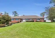 110 Balboa Court, New Bern, NC 28560 — 3-bedroom waterfront home in Neuse Harbour, New Bern, NC, photo 2 of 54: 110 Balboa Court