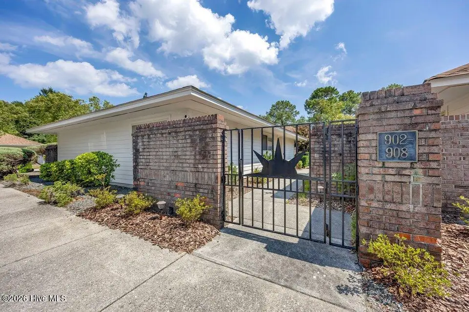 908 Summerlin Falls Court, Wilmington, NC 28412 — 3-bedroom townhome in Summerlin Falls, Wilmington, NC, photo 1 of 24