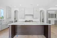 217 Paddle Court, Wilmington, NC 28412 — 3-bedroom home in Riverlights, Wilmington, NC, photo 7 of 25: Oak Hill Kitchen