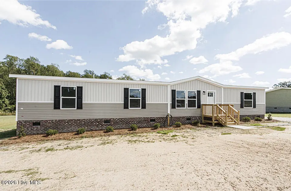 11621 Straight Gate Road, Whitakers, NC 27891 — 4-bedroom manufactured home, Whitakers, NC, photo 1 of 55: IMG_4751