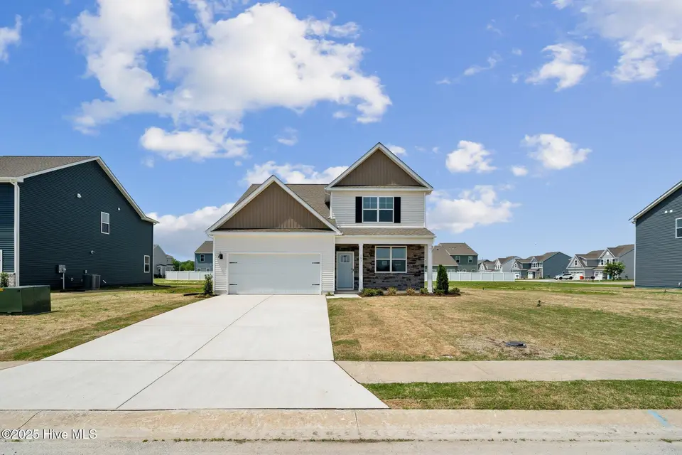 307 Sailors Way, Elizabeth City, NC 27909 — 4-bedroom home in Tooley Harbor, Elizabeth City, NC, photo 1 of 31: 2-web-or-mls-DSC04600