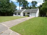 203 Dennis Road, Jacksonville, NC 28546 — 3-bedroom home in Willow Woods, Jacksonville, NC, photo 4 of 49