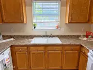 410 S Holly Lane, Swansboro, NC 28584 — 3-bedroom home in Swansboro Heights, Swansboro, NC, photo 9 of 25
