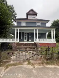 410 N Road Street, Elizabeth City, NC 27909 — 5-bedroom home, Elizabeth City, NC, photo 1 of 26: IMG_2201