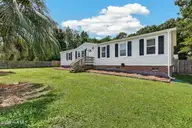 102 Seabird Lane, Sneads Ferry, NC 28460 — 3-bedroom manufactured home, Sneads Ferry, NC, photo 3 of 39