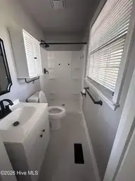 1015 Plymouth Drive, New Bern, NC 28562 — 3-bedroom home in Colony Estates, New Bern, NC, photo 11 of 16: Master Bath