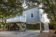 100 Conch Court, Emerald Isle, NC 28594 — 4-bedroom waterfront home in Sea Dunes, Emerald Isle, NC, photo 12 of 53: 12-web-or-mls-1S3A2027