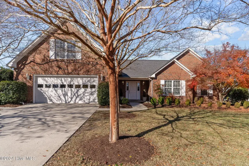 7319 Thurgood Road, Wilmington, NC 28411 — 5-bedroom waterfront home in Potomac Woods, Wilmington, NC, photo 1 of 47: 1-web-or-mls-BTS08601