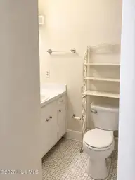 2903 Dare Court, New Bern, NC 28562 — 3-bedroom home in Colony Estates, New Bern, NC, photo 18 of 33: Guest Bathroom
