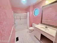 4503 Greenview Road, Trent Woods, NC 28562 — 4-bedroom home in Trent Woods, Trent Woods, NC, photo 15 of 39: Primary Bath