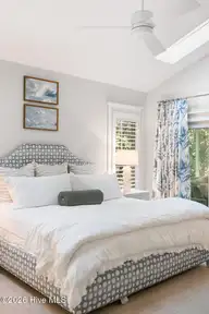17 Sabal Palm Trail, Bald Head Island, NC 28461 — 5-bedroom home in BHI (Bald Head Island), Bald Head Island, NC, photo 20 of 42: images-27
