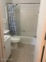 1000 S Claiborne Street S 0, Goldsboro, NC 27530 — 4-bedroom home in Woodford, Goldsboro, NC, photo 14 of 18: thumbnail_IMG_1628