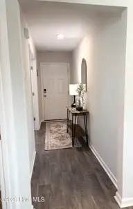 4009 Emerald View, New Bern, NC 28560 — 3-bedroom home in Madeline Farm, New Bern, NC, photo 5 of 43: Entry