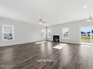 700 Secession Lane, Jacksonville, NC 28546 — 5-bedroom home in Stateside, Jacksonville, NC, photo 6 of 40