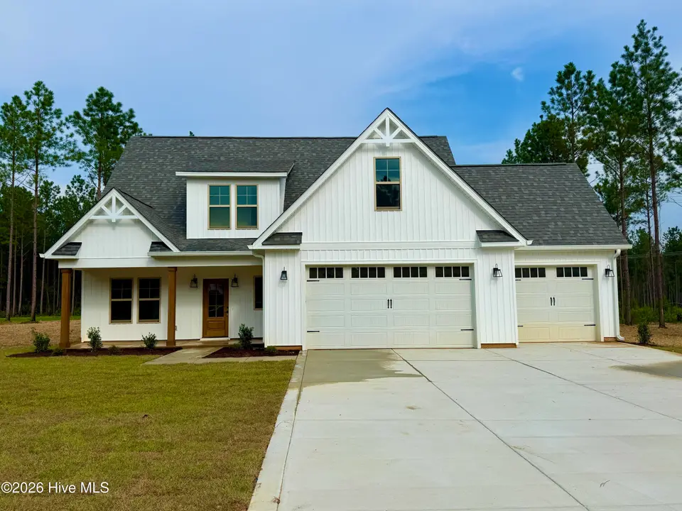 215 Whispering Ridge, West End, NC 27376 — 4-bedroom home, West End, NC, photo 1 of 41: IMG_3536