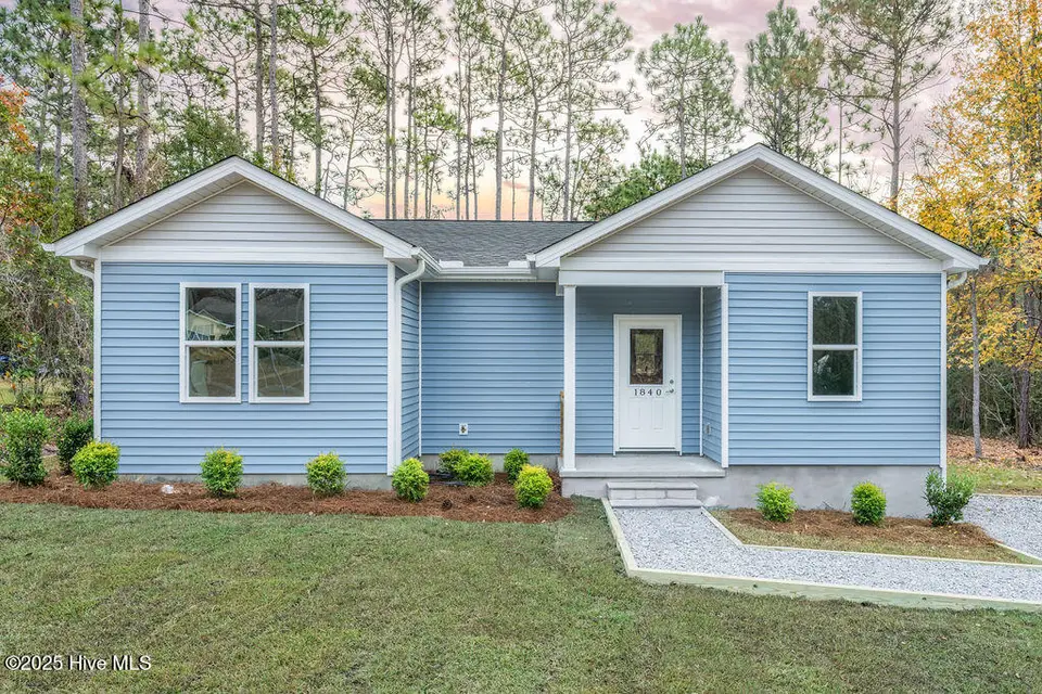 1840 Raeford Road, Southport, NC 28461 — 3-bedroom home, Southport, NC, photo 1 of 33: 1840RaefordExteriors(MLS)1
