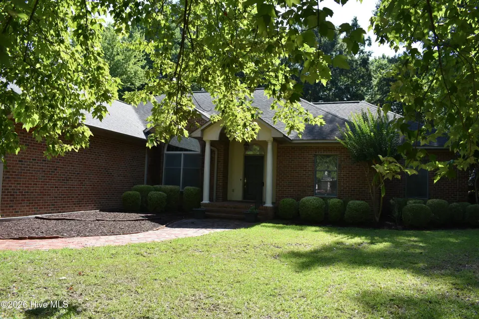 3504 Barons Way, Trent Woods, NC 28562 — 4-bedroom home in Bellefern, Trent Woods, NC, photo 1 of 23: 01_beyc6a550cca1b7e4
