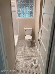 1205 W Williams Circle, Elizabeth City, NC 27909 — 2-bedroom home, Elizabeth City, NC, photo 18 of 28: image17