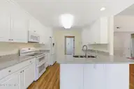 1007 Barkentine Drive, New Bern, NC 28560 — 3-bedroom home in Fairfield Harbour, New Bern, NC, photo 16 of 60: Kitchen