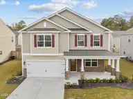 1010 Kellie Court, New Bern, NC 28562 — 4-bedroom home in West New Bern, New Bern, NC, photo 4 of 41: 40-web-or-mls-DJI_0104