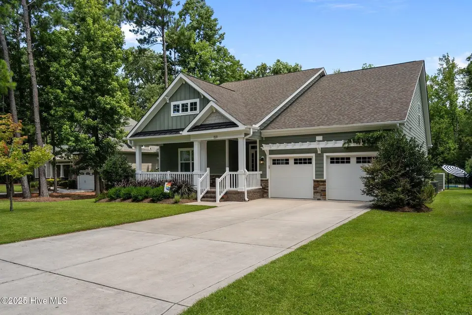 159 Aster Place, Hampstead, NC 28443 — 4-bedroom home in Eagle's Watch, Hampstead, NC, photo 1 of 46: item_58