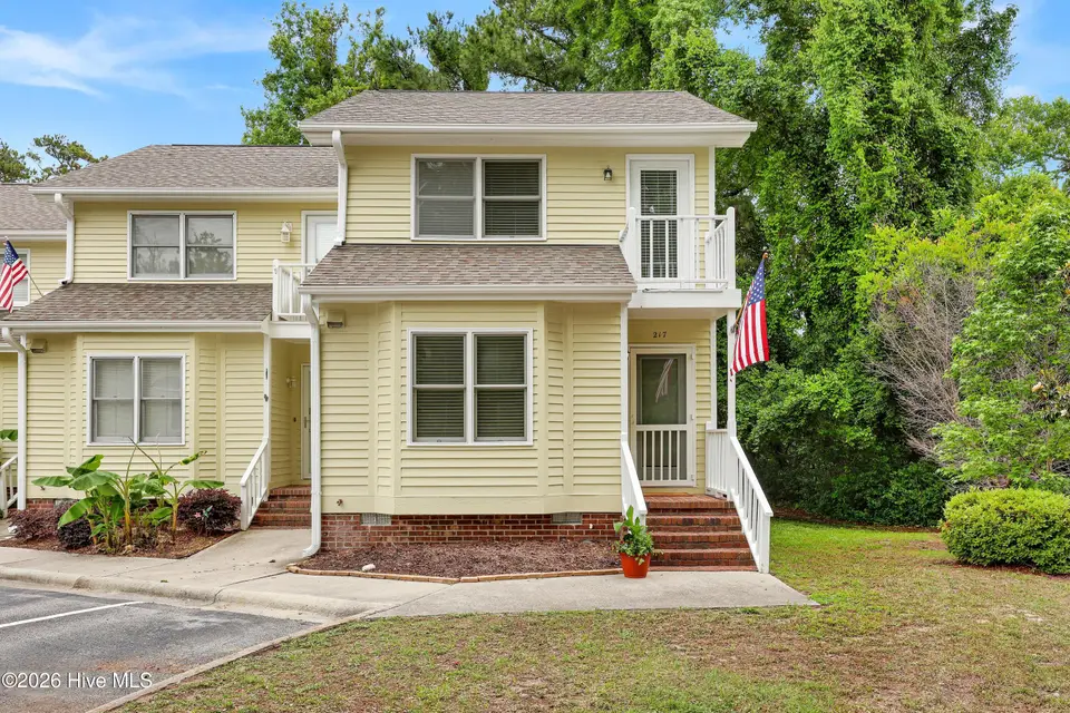 1800 Eastwood Road 217, Wilmington, NC 28403 — 3-bedroom townhome in Lions Gate Townhouses, Wilmington, NC, photo 1 of 36: 001_img_4124_609