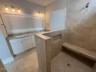 117 Flat Clam Drive, Wilmington, NC 28401 — 3-bedroom home in Riverside Cove, Wilmington, NC, photo 22 of 28: Master Bath