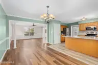 917 W Haven Boulevard, Morehead City, NC 28557 — 3-bedroom home in West Haven Village, Morehead City, NC, photo 13 of 35: 11-web-or-mls-chadwick-visuals-917-w-hav