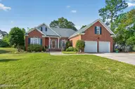 604 Spencer Court, Wilmington, NC 28412 — 4-bedroom home in The Cape, Wilmington, NC, photo 4 of 48: 042-604SpencerCourt-Wilmington-NC-28412-