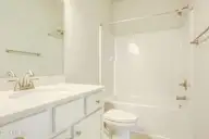 202 Broadleaf Drive, Jacksonville, NC 28546 — 4-bedroom waterfront home in Creekside at Aragona Village, Jacksonville, NC, photo 21 of 34: Second Bathroom