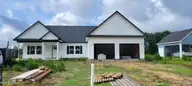 201 Crown Drive, Washington, NC 27889 — 3-bedroom home in Kingswood, Washington, NC, photo 2 of 3