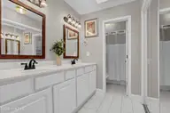 724 Azalea Drive 433, Hampstead, NC 28443 — 2-bedroom waterfront condo in Plantation Pointe, Hampstead, NC, photo 23 of 43: Master Bathroom