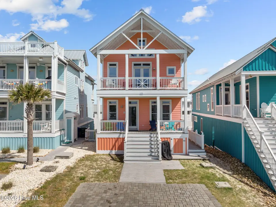 233 Sea Dreams Drive, Atlantic Beach, NC 28512 — 3-bedroom home in Sea Dreams, Atlantic Beach, NC, photo 1 of 68: Main pic for MLS