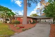 200 Barnes Street, Fremont, NC 27830 — 3-bedroom home, Fremont, NC, photo 3 of 45: 04-200 Barnes St-4