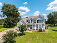 105 Excalibur Court, Elizabeth City, NC 27909 — 3-bedroom home in Queenswood, Elizabeth City, NC, photo 1 of 52: Welcome