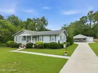 2610 W Forest Drive, Newport, NC 28570 — 3-bedroom home, Newport, NC, photo 4 of 54: 4-web-or-mls-2610-W-Forest-004_edit