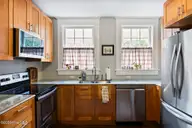 1811 Grace Street, Wilmington, NC 28405 — 4-bedroom home in Carolina Heights, Wilmington, NC, photo 18 of 70: 05kitchen3