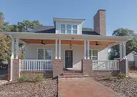 30 Medlin Road, Pinehurst, NC 28374 — 4-bedroom home in Old Town, Pinehurst, NC, photo 2 of 43: IMG_3429