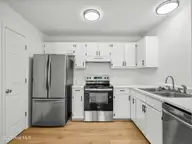 625 S Hampton Drive, Jacksonville, NC 28546 — 3-bedroom home in Cottage Cove, Jacksonville, NC, photo 13 of 50: Kitchen
